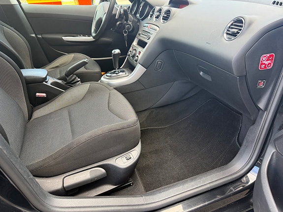 Peugeot 308 15 of 19