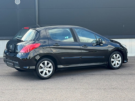 Peugeot 308 8 of 19