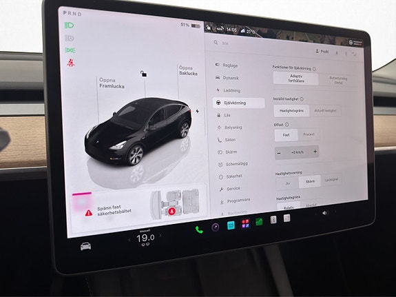 Tesla Model Y 21 of 30