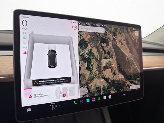Tesla Model Y 17 of 30