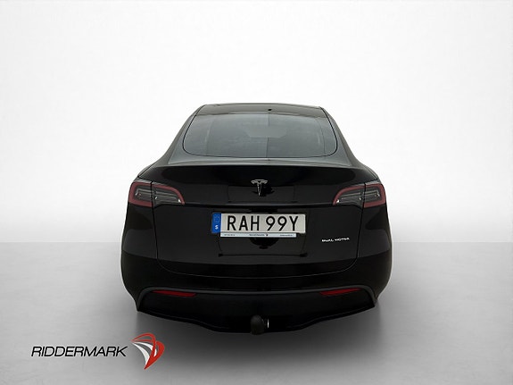 Tesla Model Y 8 of 30