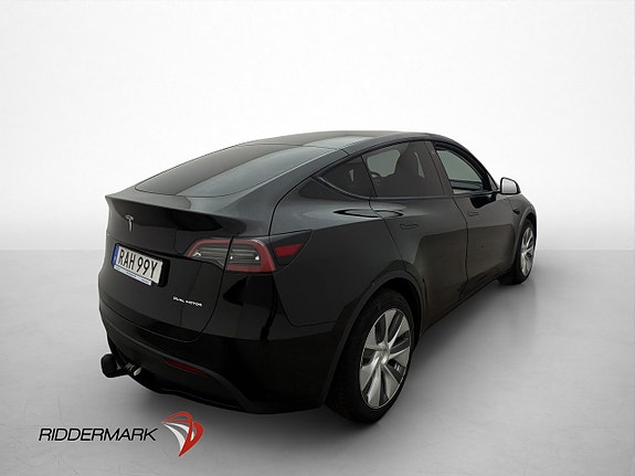 Tesla Model Y 9 of 30