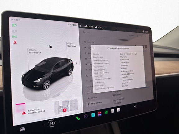 Tesla Model Y 23 of 30