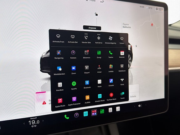 Tesla Model Y 19 of 30
