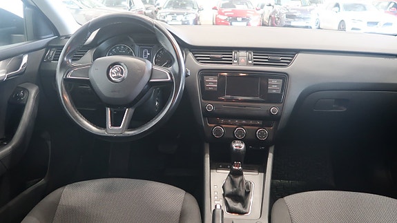 Skoda Octavia 11 of 17