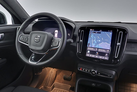 Volvo XC40 8 of 19