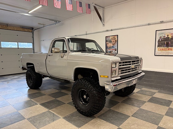 Chevrolet K10 2 of 25