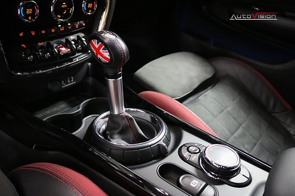 MINI Clubman Cooper S 13 of 30