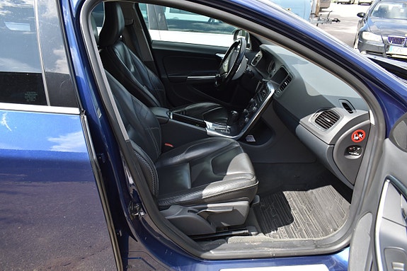 Volvo V60 6 of 12