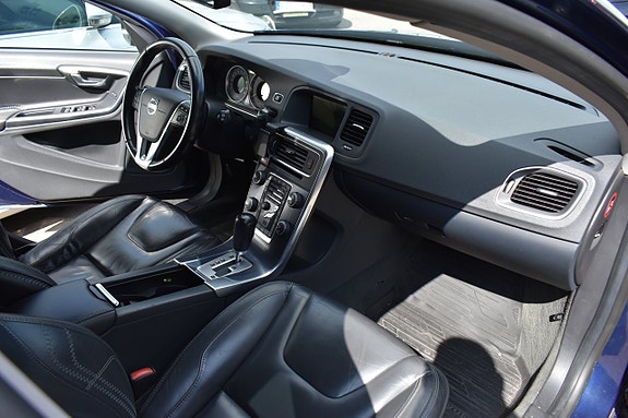 Volvo V60 5 of 12