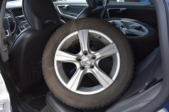 Volvo V60 8 of 12