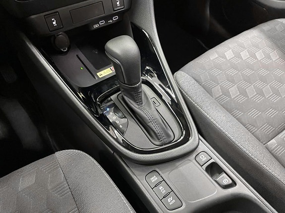 Toyota Yaris 17 of 21
