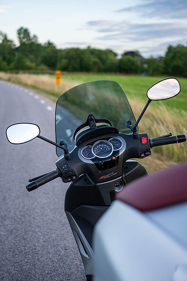 Piaggio BEVERLY 350, premiumskoter i nyskick 5 of 17