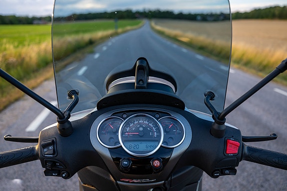 Piaggio BEVERLY 350, premiumskoter i nyskick 12 of 17