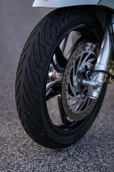 Piaggio BEVERLY 350, premiumskoter i nyskick 8 of 17