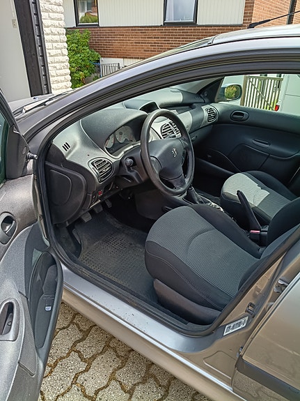 Peugeot 206 3 of 5