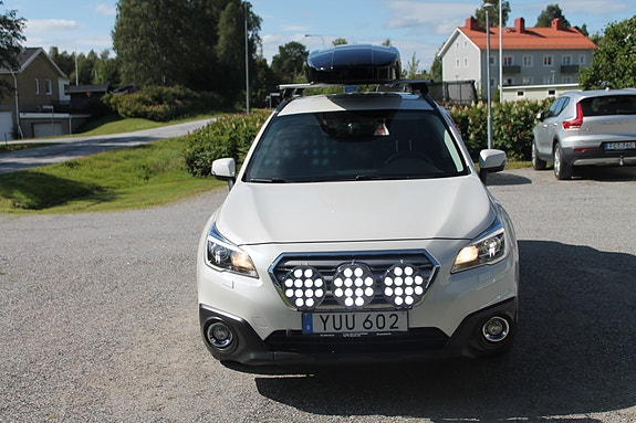 Subaru Outback 3 of 10