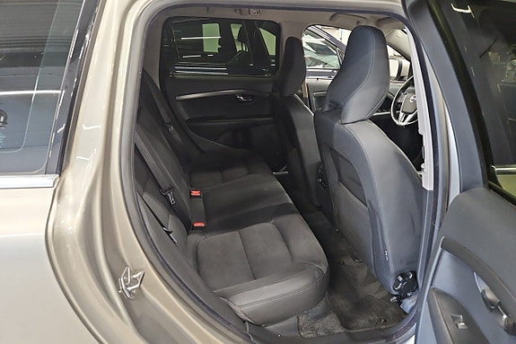 Volvo XC70 13 of 18