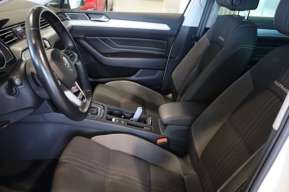 Volkswagen Passat Alltrack 12 of 20