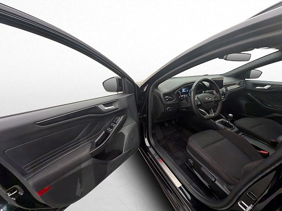 Ford Focus 8 of 27