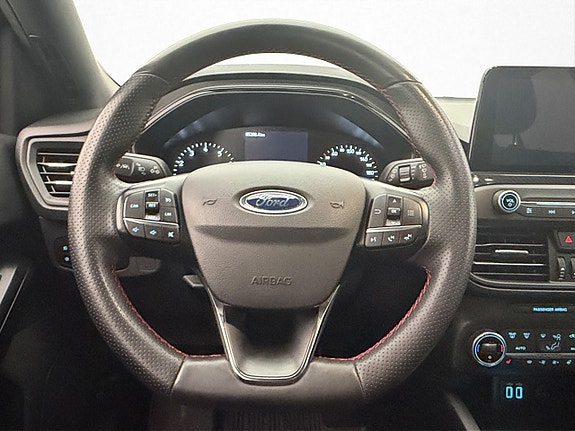 Ford Focus 10 of 27