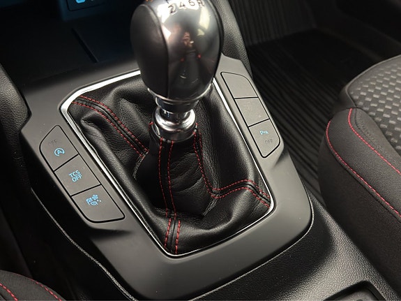 Ford Focus 22 of 27