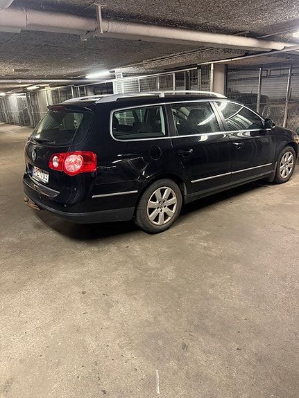 Volkswagen Passat 4 of 15