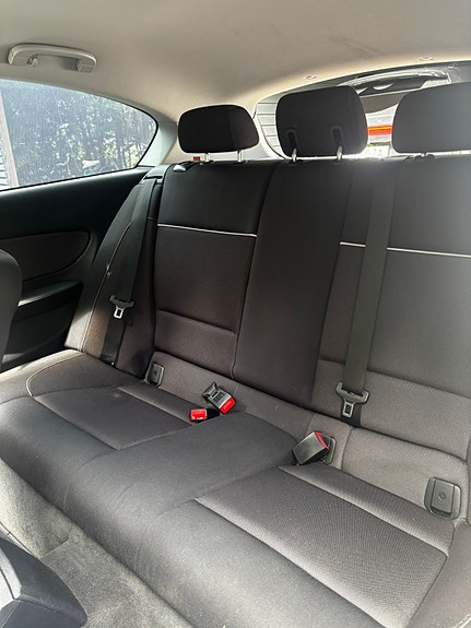 BMW 116i 3 of 5