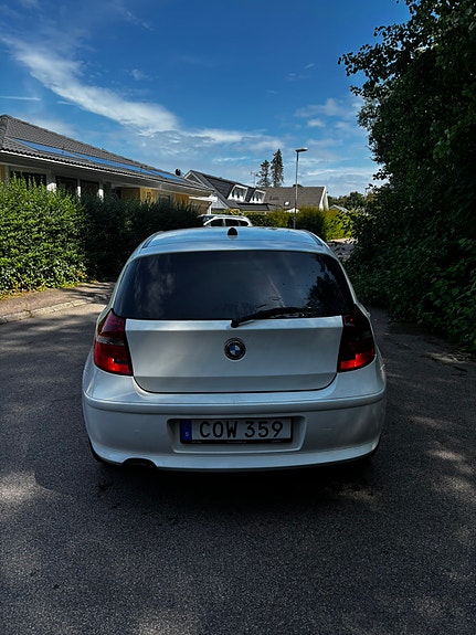 BMW 116i 2 of 5