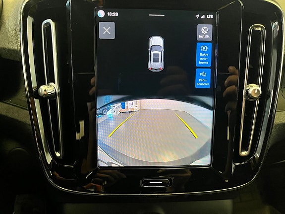 Volvo XC40 14 of 15