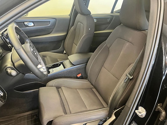 Volvo XC40 12 of 15