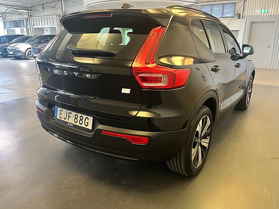Volvo XC40 7 of 15