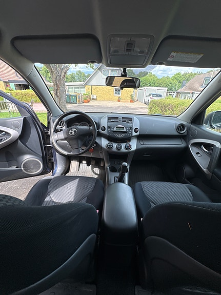 Toyota RAV4 5 of 5