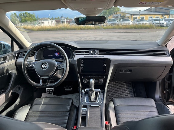 Volkswagen Passat 14 of 21