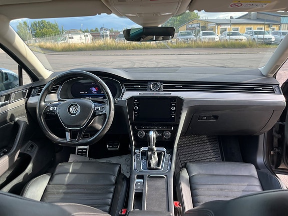 Volkswagen Passat 7 of 15