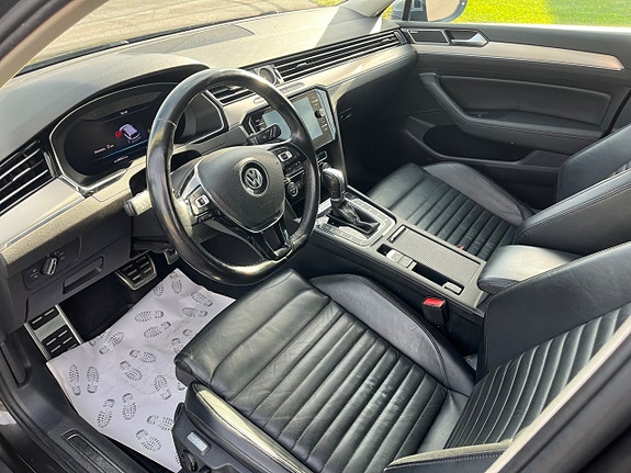 Volkswagen Passat 6 of 15