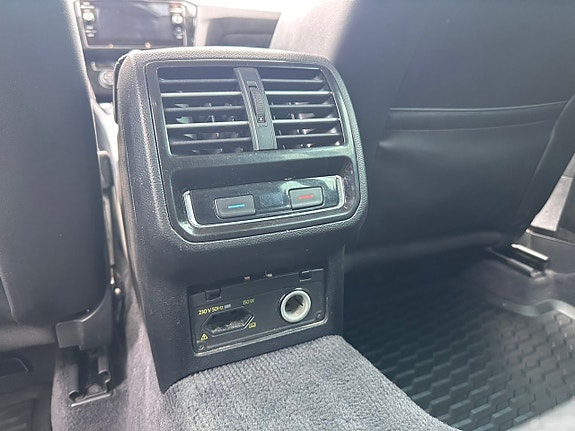 Volkswagen Passat 15 of 15