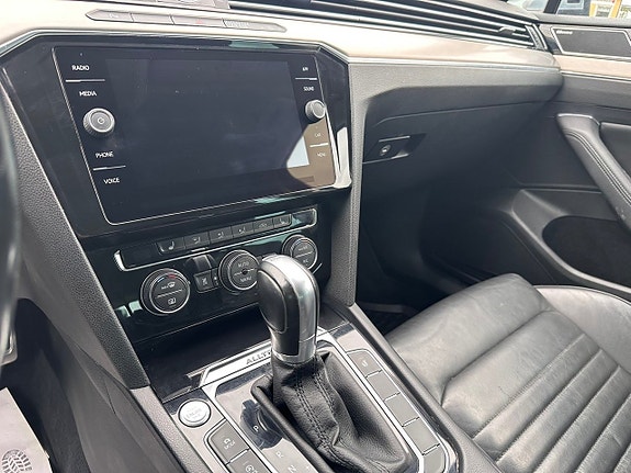 Volkswagen Passat 17 of 21