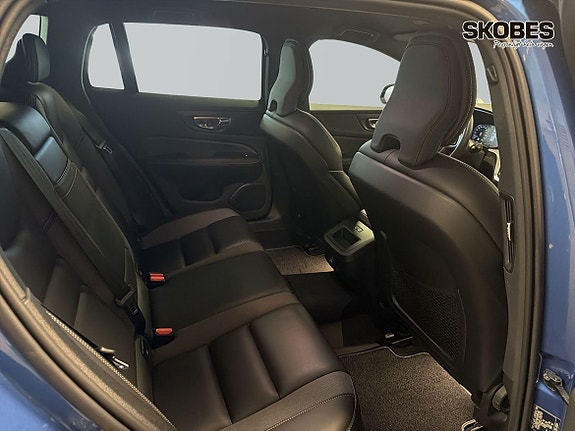 Volvo V60 11 of 27