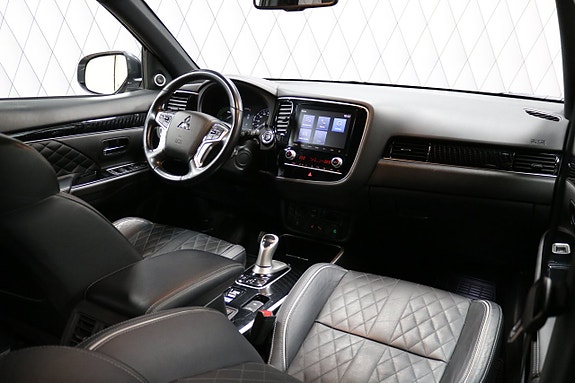 Mitsubishi Outlander 8 of 26