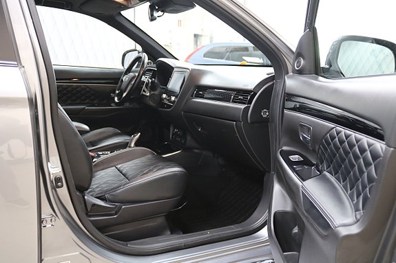 Mitsubishi Outlander 16 of 26