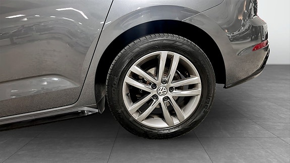 Volkswagen Touran 6 of 14