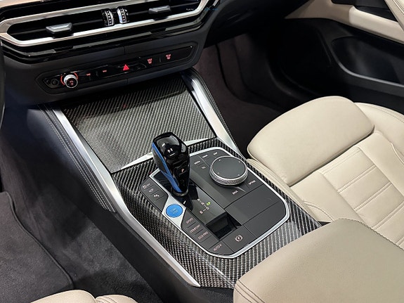 BMW i4 10 of 30