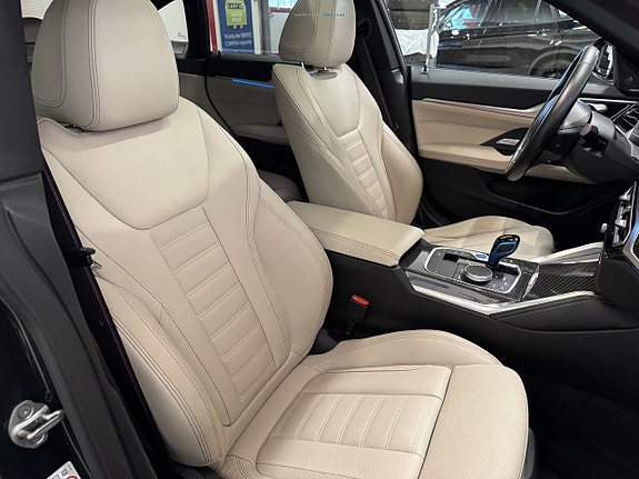 BMW i4 23 of 30