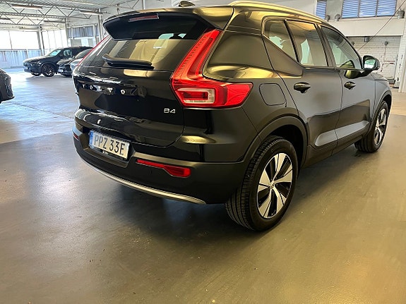Volvo XC40 6 of 16