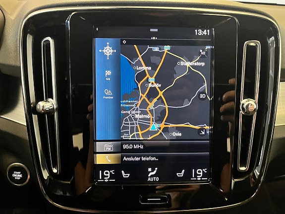 Volvo XC40 11 of 16