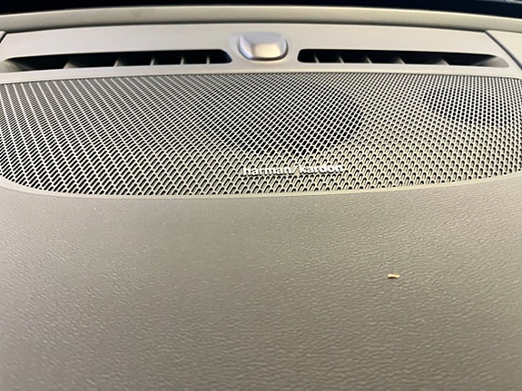 Volvo XC40 14 of 16