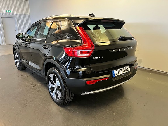 Volvo XC40 3 of 16