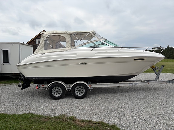 Sea Ray Express Cruiser 215 6 of 13