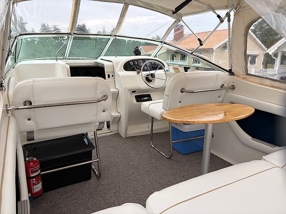 Sea Ray Express Cruiser 215 8 of 13